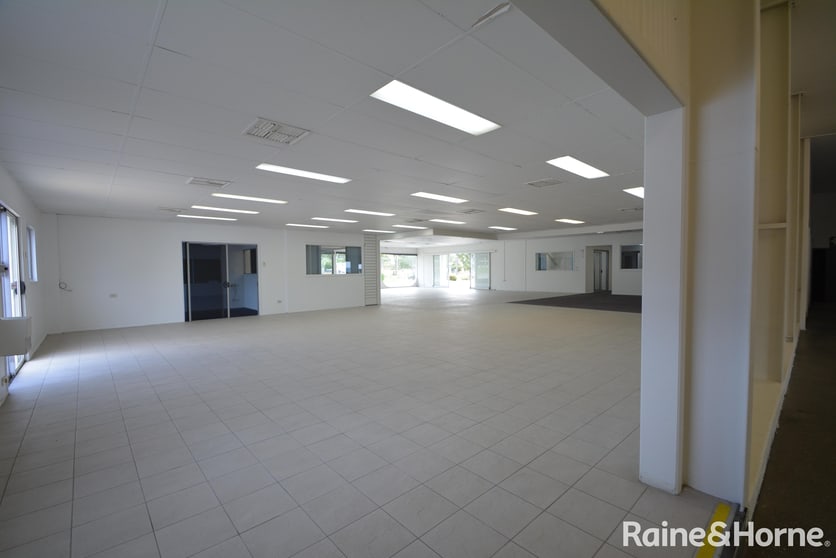 Click to view all images 1 Gladstone-Benaraby Road Gladstone Central QLD 4680 - Image 2