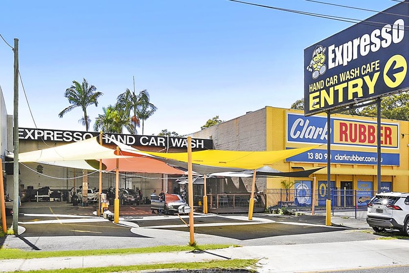 Click to view all images 104 Ferry Road Southport QLD 4215 - Image 2