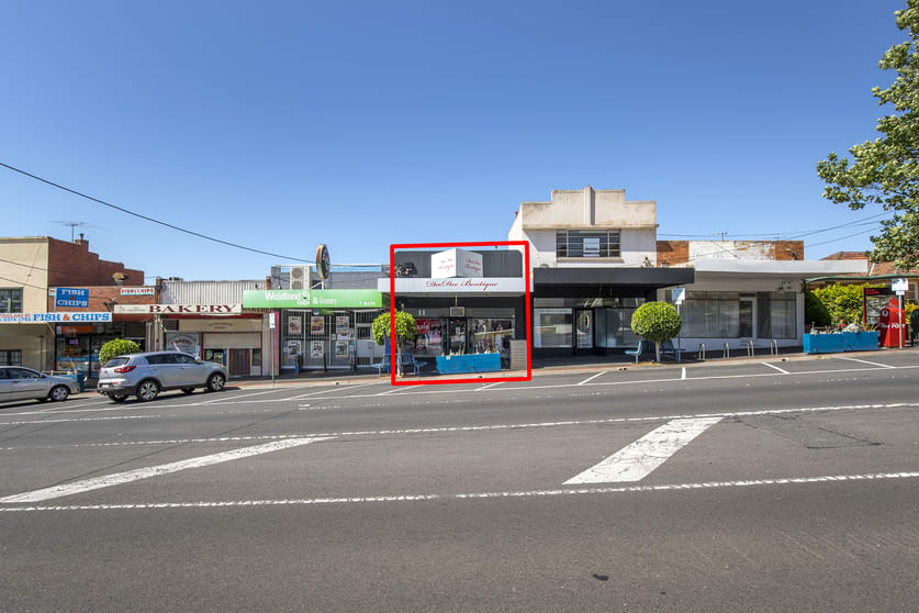Click to view all images 11 Woodlands Street Essendon VIC 3040 - Image 2