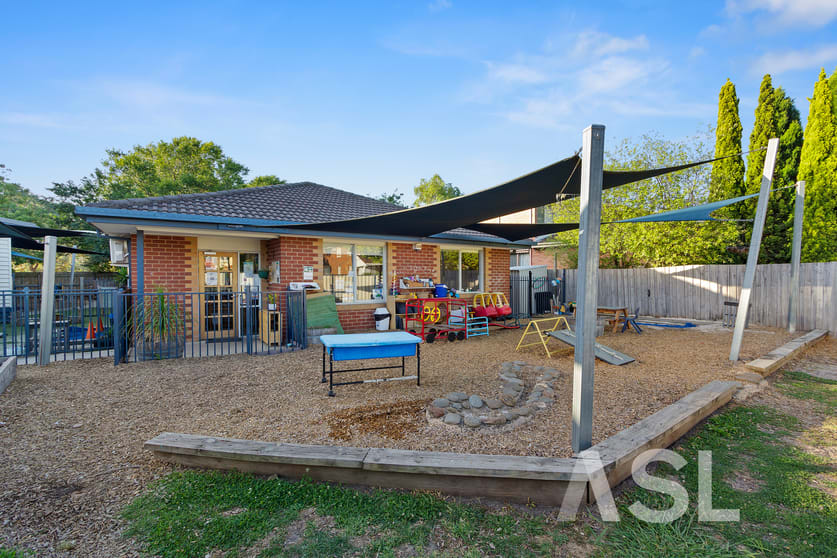 Click to view all images 17 Jenola Parade Wantirna South VIC 3152 - Image 3