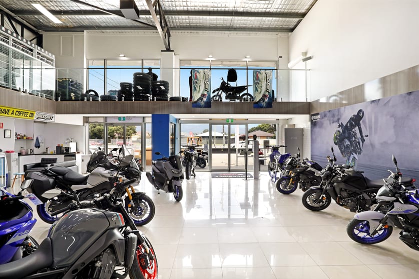 Click to view all images 2/21 Princes Highway Albion Park Rail NSW 2527 - Image 3