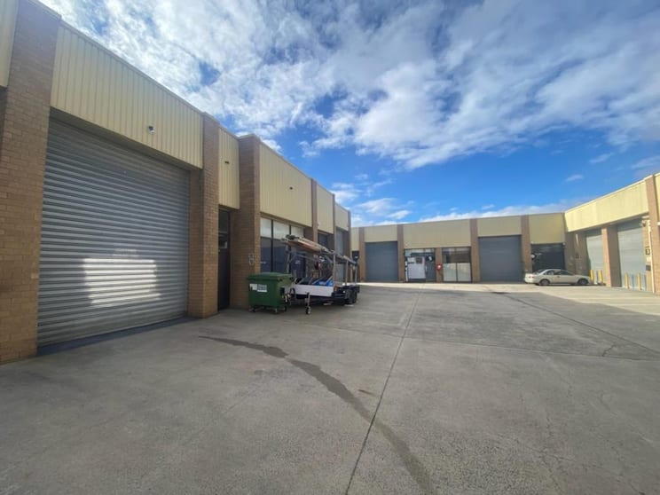 Click to view all images 7 & 8/599-601 Chandler Road Keysborough VIC 3173 - Image 2
