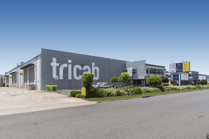Click to view all images Unit 11/547 Woolcock Street Mount Louisa QLD 4814 - Image 1