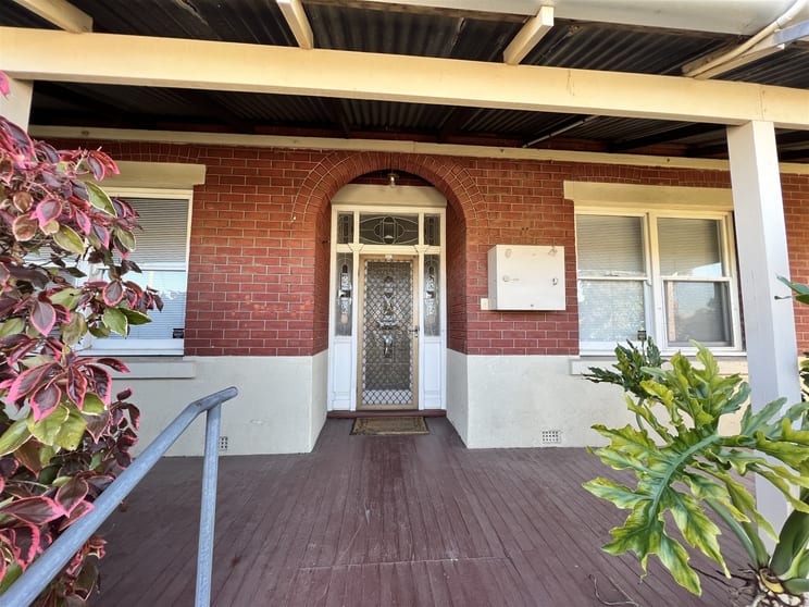 Click to view all images 3 Brockman road Midland WA 6056 - Image 2