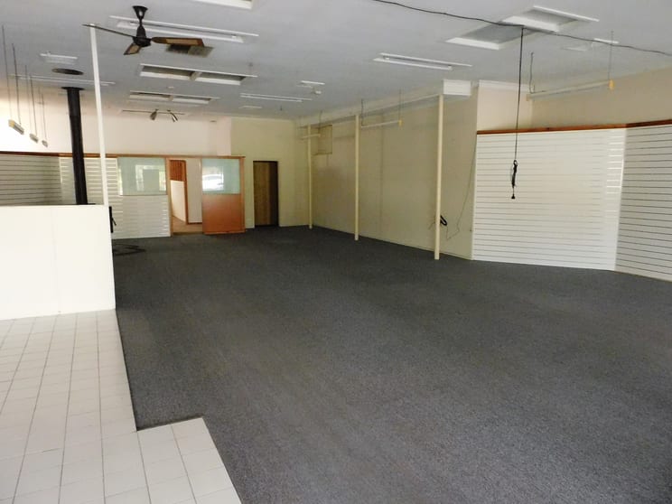 Click to view all images 76 & 76B Woolshed Street Bordertown SA 5268 - Image 3
