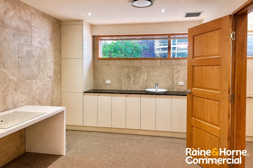 Click to view all images 15/201 Wickham Terrace Spring Hill QLD 4000 - Image 3
