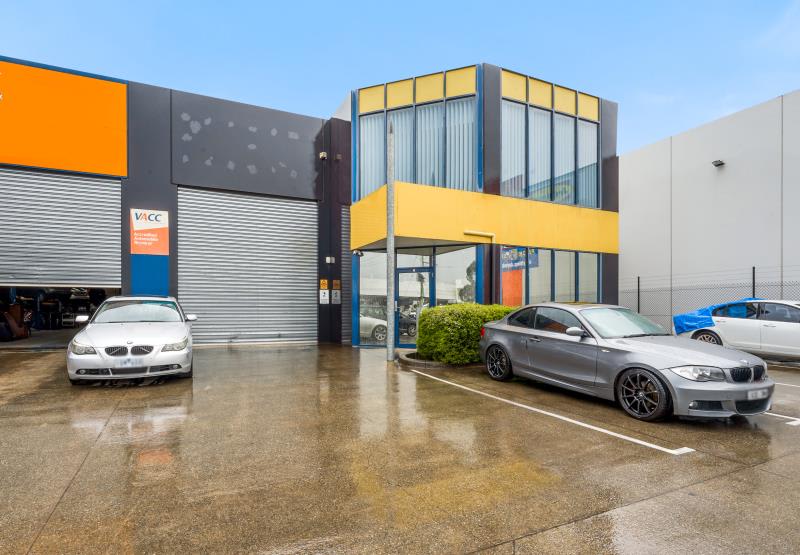 Click to view all images Unit 4/96-98 Hallam South Road Hallam VIC 3803 - Image 1