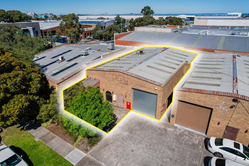 Click to view all images 3/27 Winterton Road Clayton VIC 3168 - Image 1