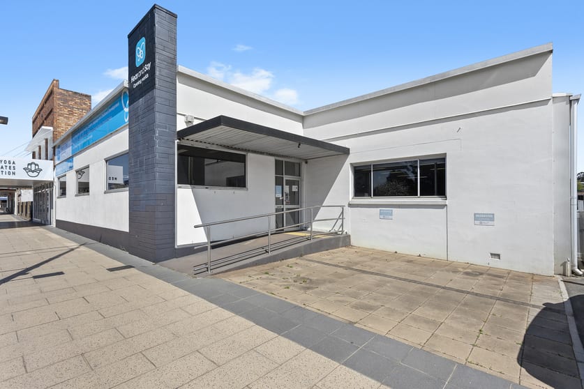 Click to view all images 295 Ruthven Street Toowoomba QLD 4350 - Image 2