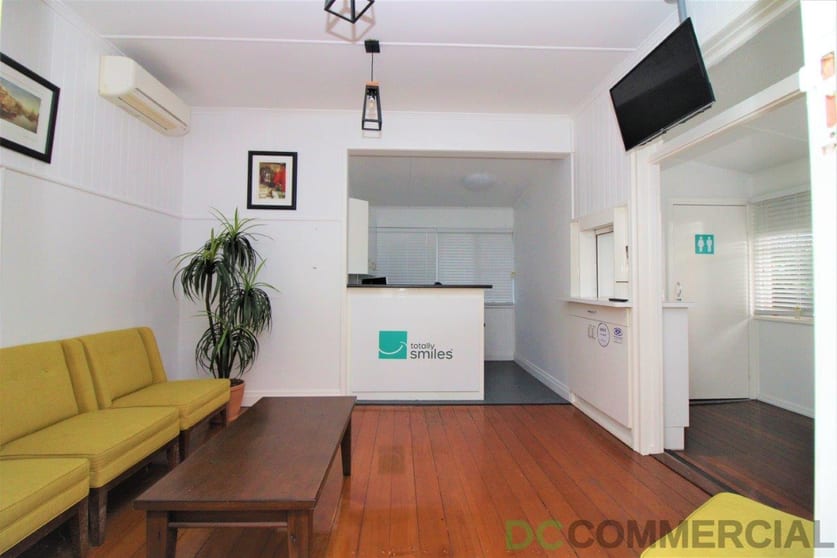 Click to view all images 165 Russell Street Newtown QLD 4350 - Image 2
