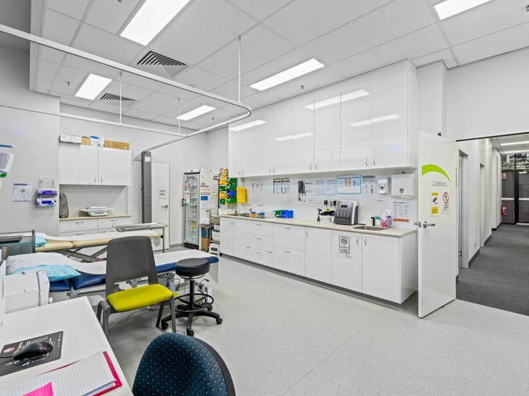 Click to view all images Tncy 3/576 Kingsford Smith Drive Hamilton QLD 4007 - Image 3