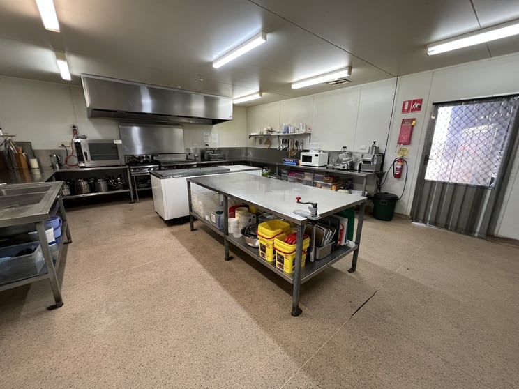 Click to view all images 157 Napier Street Deniliquin NSW 2710 - Image 3