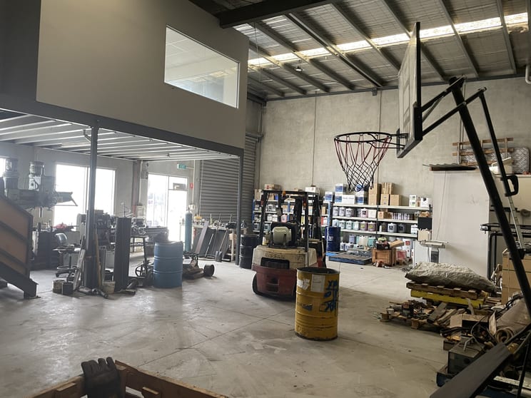Click to view all images 3/2 Norwest Avenue Laverton North VIC 3026 - Image 3