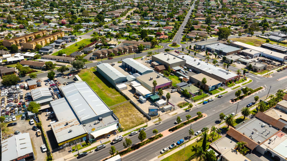 Click to view all images 417 Wagga Road Lavington NSW 2641 - Image 3