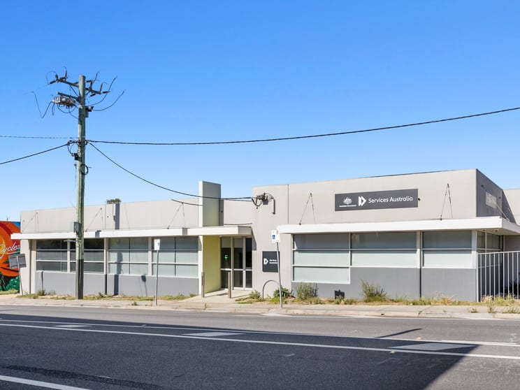 Click to view all images 3 Jetty Road Rosebud VIC 3939 - Image 1