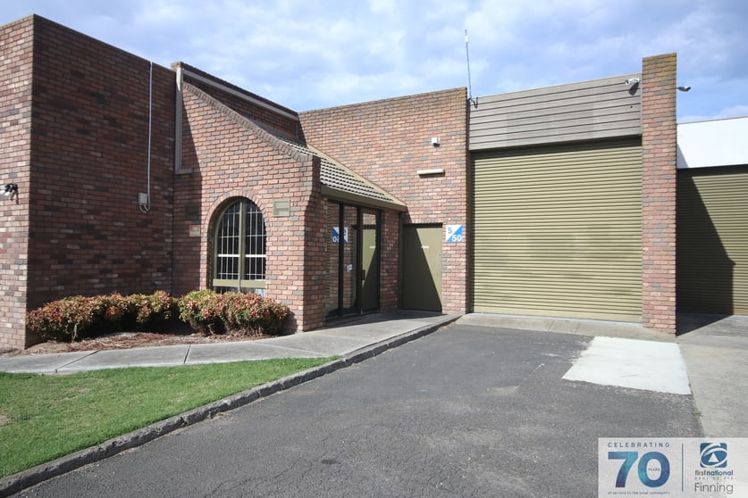 Click to view all images 5/50 Station Street Cranbourne VIC 3977 - Image 1