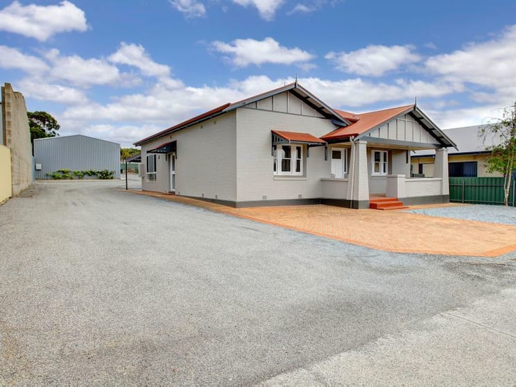 Click to view all images 56 Mortlock Terrace Port Lincoln SA 5606 - Image 3