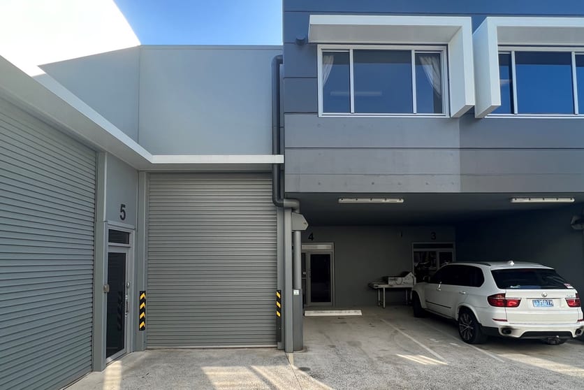 Click to view all images 4/9 Exeter Way Caloundra West QLD 4551 - Image 1