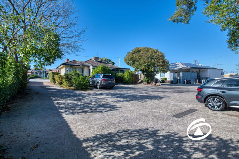 Click to view all images 56 Clyde Road Berwick VIC 3806 - Image 2