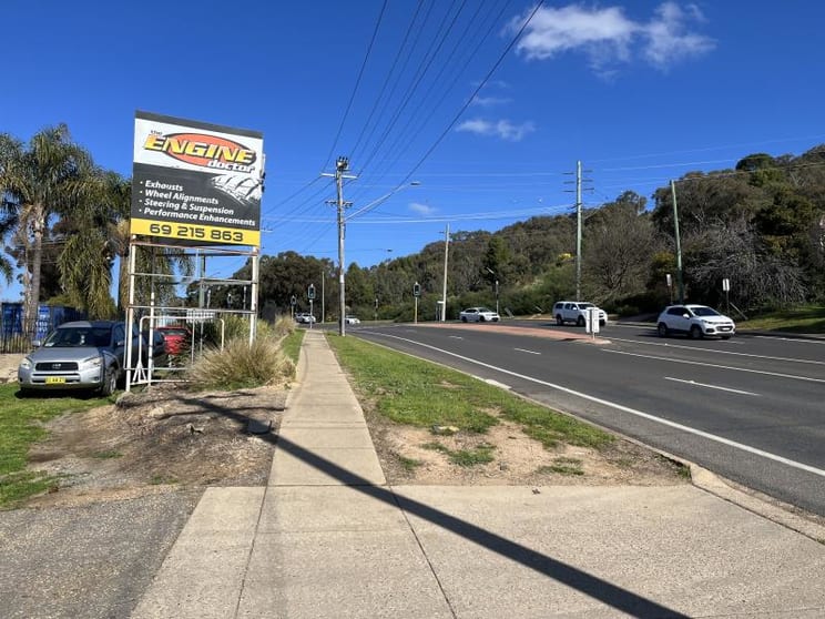 Click to view all images Whole Property/45 Lake Albert Road Kooringal NSW 2650 - Image 3