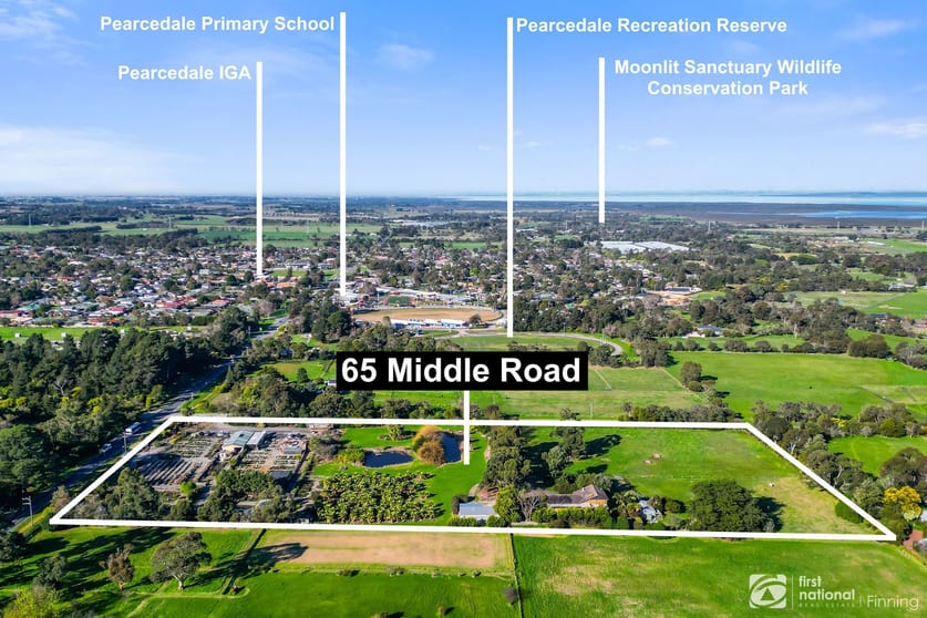 Click to view all images 65 Middle Road Pearcedale VIC 3912 - Image 1