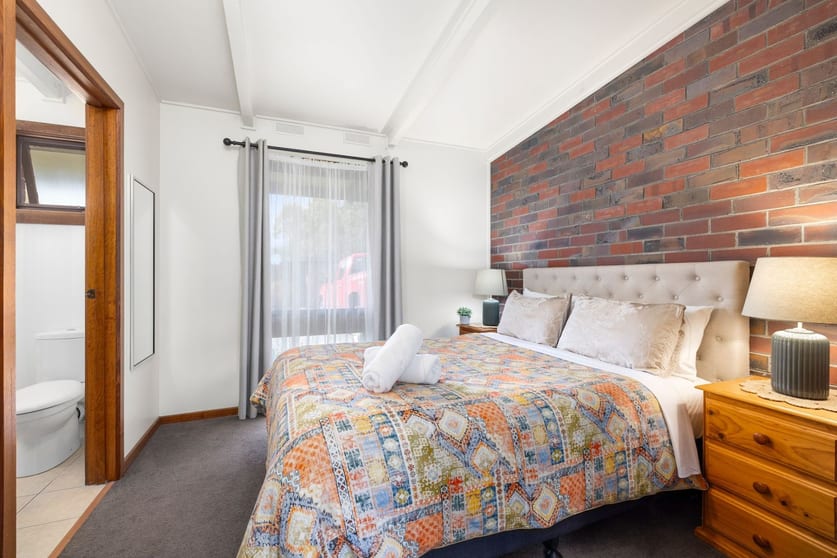 Click to view all images 2103 Grampians Road Halls Gap VIC 3381 - Image 3