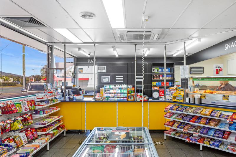 Click to view all images Investment Opportunity/369 Yaamba Road Park Avenue QLD 4701 - Image 3