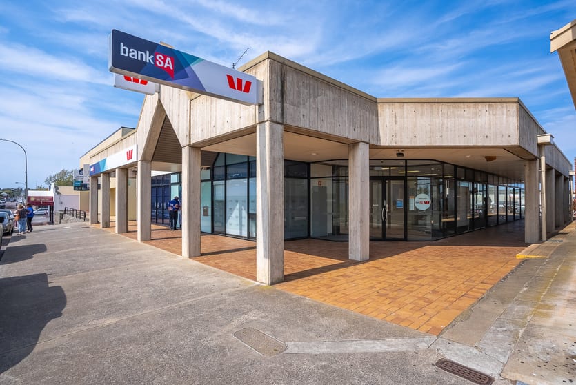 Click to view all images 83 Tasman Terrace Port Lincoln SA 5606 - Image 2