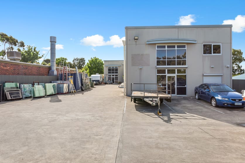 Click to view all images 22 Famechon Crescent Modbury North SA 5092 - Image 2