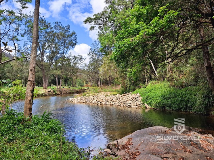 Click to view all images 886 - 892 Tamborine Oxenford Road Wongawallan QLD 4210 - Image 1