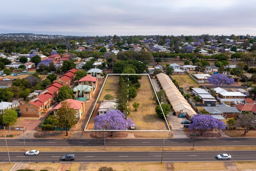 Click to view all images 252 - 254 James Street Harristown QLD 4350 - Image 1