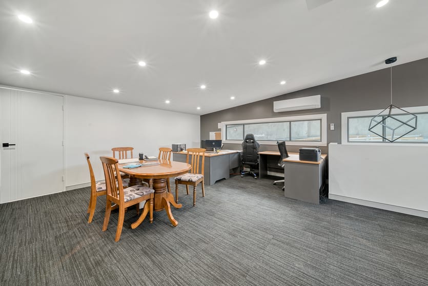 Click to view all images 2/86 Sheppard Street Hume ACT 2620 - Image 3