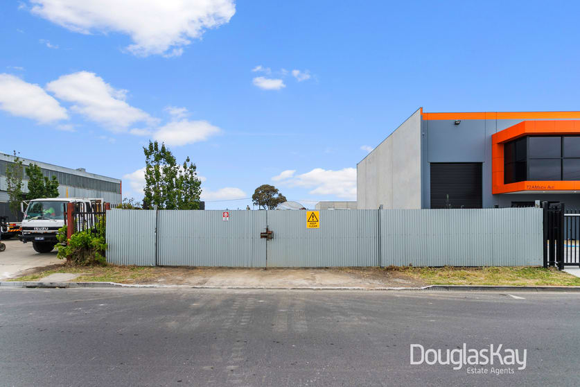 Click to view all images 72 Maida Avenue Sunshine North VIC 3020 - Image 3