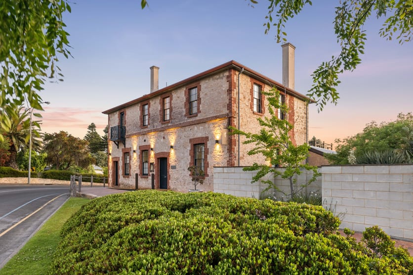 Click to view all images 1 Porter Street Goolwa SA 5214 - Image 1