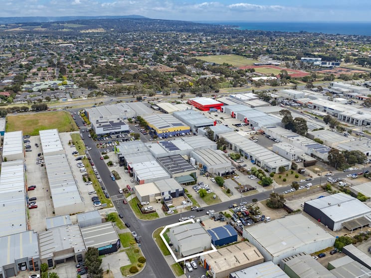 Click to view all images 13 Latham Street Mornington VIC 3931 - Image 3