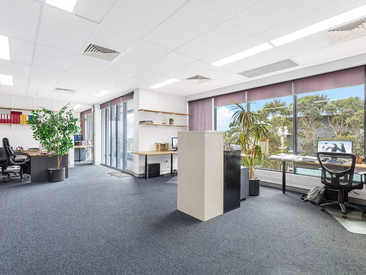 Click to view all images 3.01/33 Lexington Drive Bella Vista NSW 2153 - Image 2