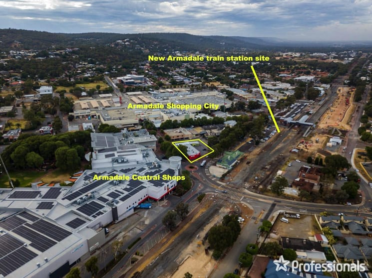Click to view all images 92 Third Road Armadale WA 6112 - Image 2