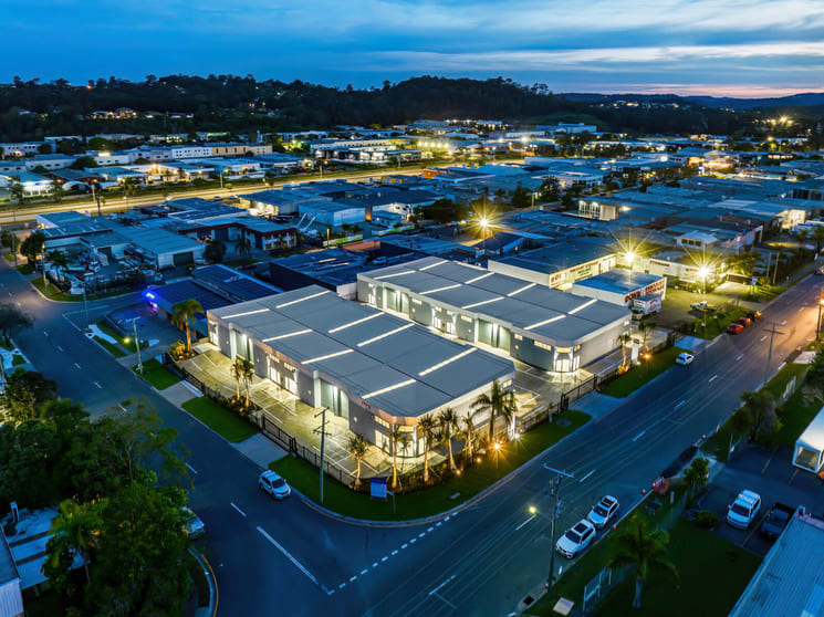 Click to view all images 10 Taree Street Burleigh Heads QLD 4220 - Image 2