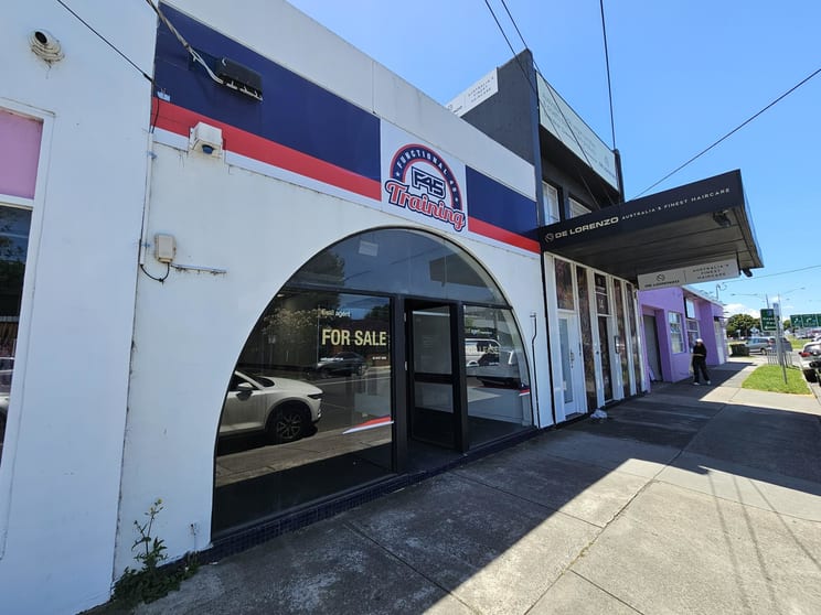 Click to view all images 16 Balcombe Road Mentone VIC 3194 - Image 2