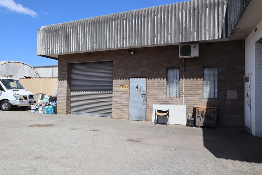 Click to view all images Unit 4/266 Welshpool Road Welshpool WA 6106 - Image 3