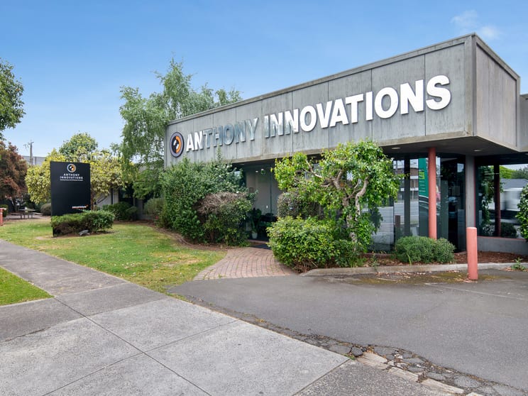 Click to view all images 68 Keon Parade Thomastown VIC 3074 - Image 2