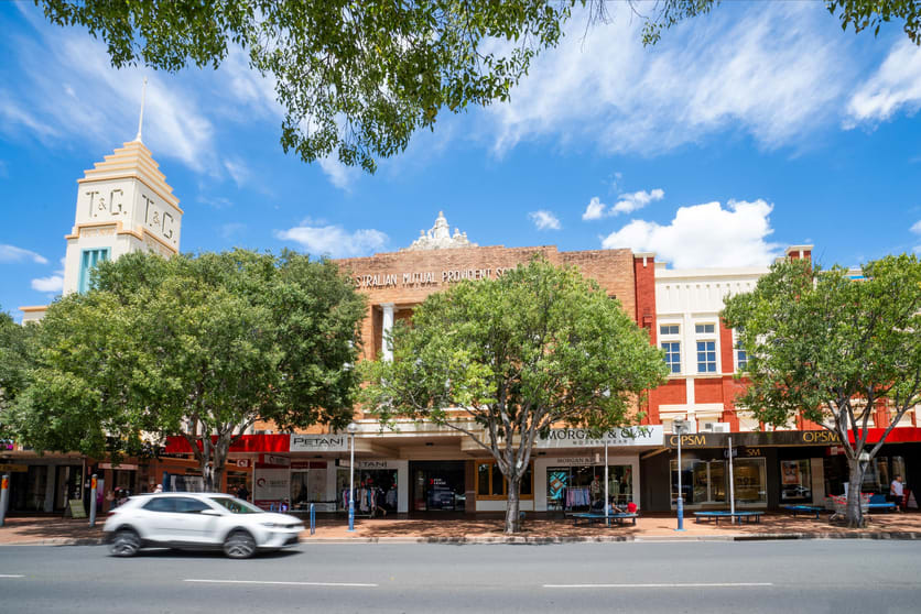 Click to view all images 557 Dean Street Albury NSW 2640 - Image 1