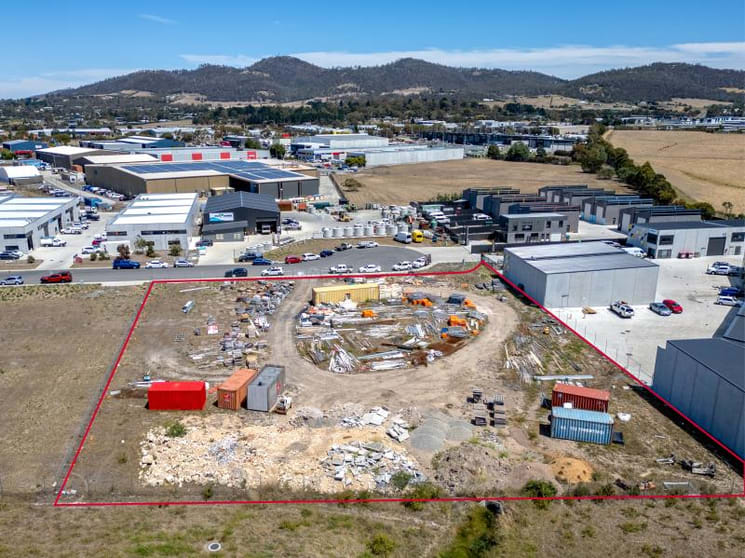 Click to view all images 12 Cessna Way Cambridge TAS 7170 - Image 3