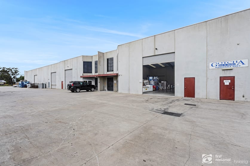 Click to view all images 4/99 Tooradin-Station Road Tooradin VIC 3980 - Image 3
