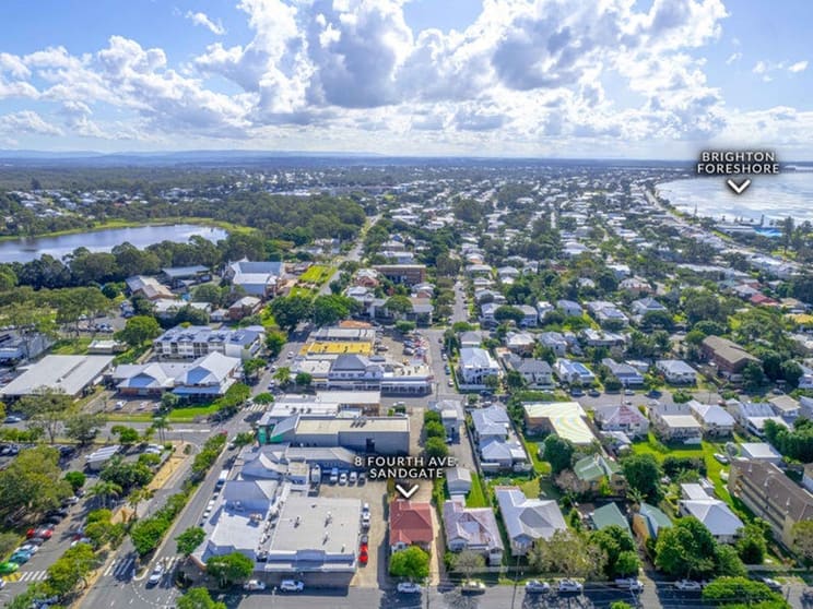 Click to view all images 8 Fourth Avenue Sandgate QLD 4017 - Image 2