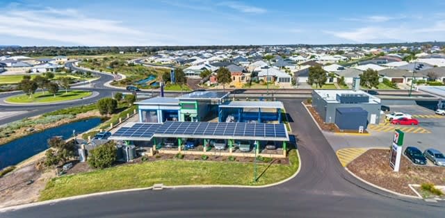 Click to view all images 151 Grand Entrance Australind WA 6233 - Image 3