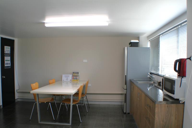 Click to view all images 3/117-121 Anderson Street Manunda QLD 4870 - Image 3