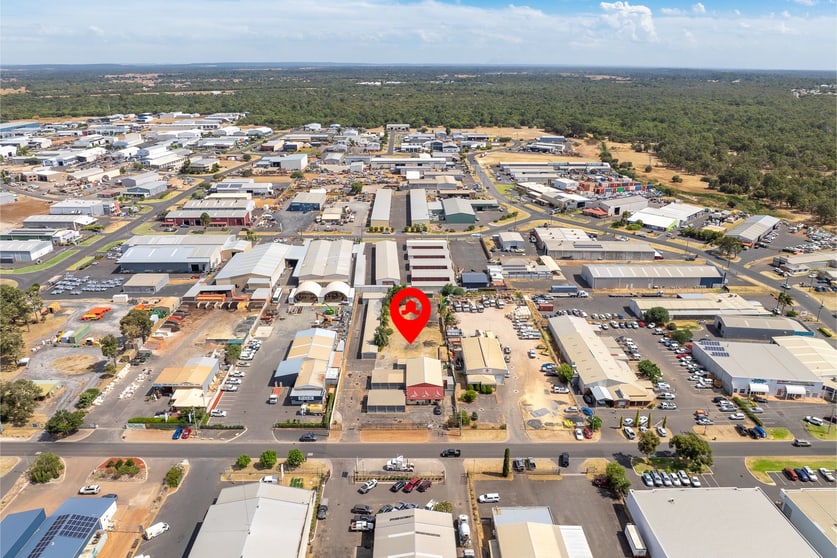 Click to view all images 11 McCombe Road Davenport WA 6230 - Image 3