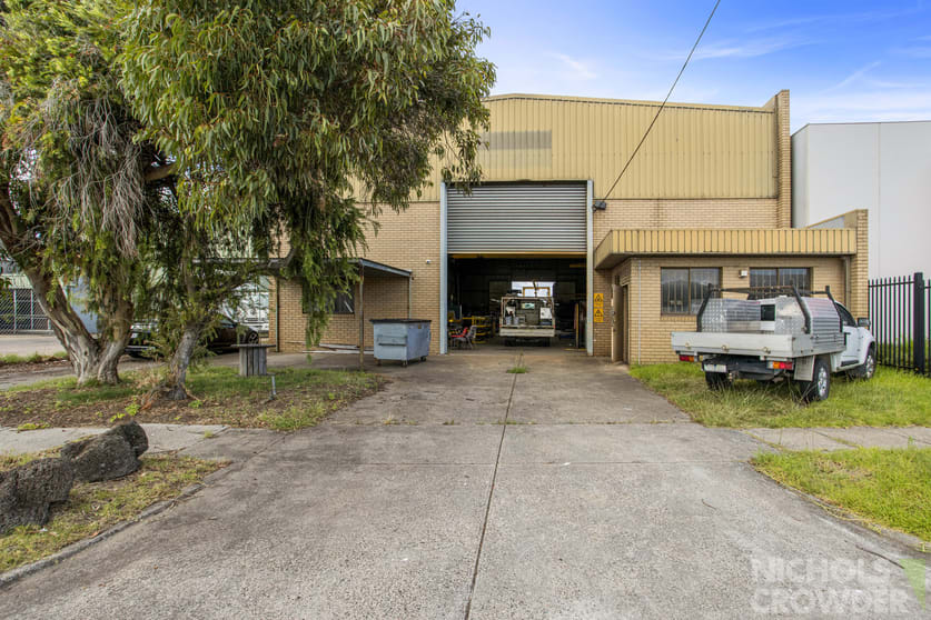 Click to view all images 11 Curie Court Seaford VIC 3198 - Image 1