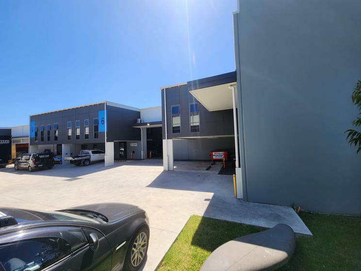 Click to view all images 6/16-18 Waynote Place Unanderra NSW 2526 - Image 3